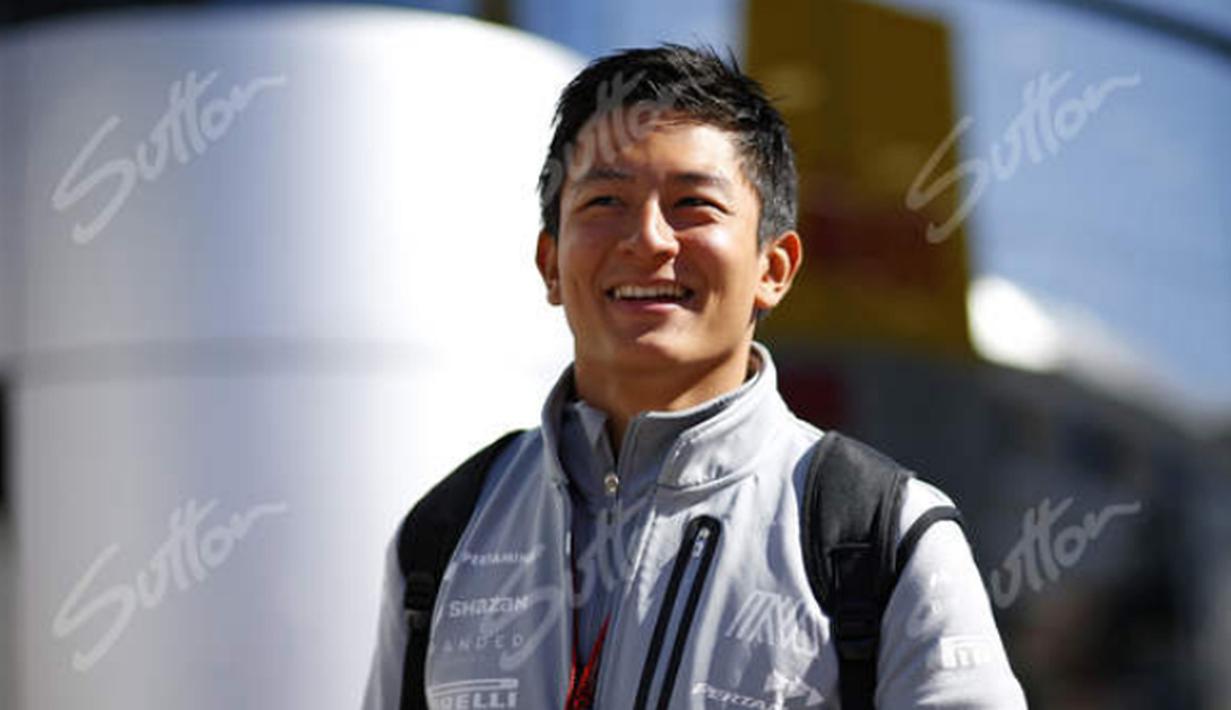 Pebalap Manor Racing asal Indonesia, Ro Haryanto, jelang latihan bebas pertama F1 GP Spanyol di Sirkuit Catalunya, Spanyol, Jumat (13/5/2016). (Bola.com/Twitter/Suttonimages)