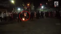 Saat para santri di Pondok Pesantren Salafiyah Az Zuhri Semarang hendak bermain sepak bola api, Wali Kota Semarang Hendrar Prihadi rupanya juga ingin ikut serta. Keinginannya dituruti. Ia pun bermain bersama para santri yang berusia jauh darinya. 