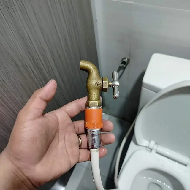 6 Potret Bidet Toilet Nyeleneh Ini Bikin Tepuk Jidat,
