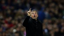 Pelatih Barcelona Luis Enrique tak ingin meremehkan Atletico Madrid. (AP Photo/Daniel Ochoa de Olza)
