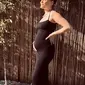 Jessie J mengumumkan kehamilannya melalui sebuah video di akun Instagram-nya. (dok. tangkapan layar video Instagram @jessiej/https://www.instagram.com/p/CnFjrSCLERx/)