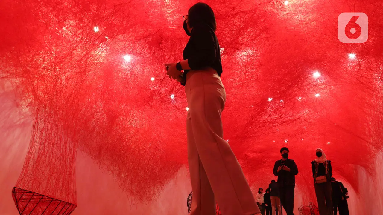 Perupa Jepang Chiharu Shiota Tampilkan Karya Bertajuk The Soul Trembles