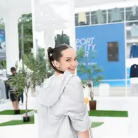 Intip gaya on point Enzy Storia meski sedang cedera (@enzystoria)