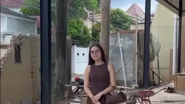 Potret Olivia Jensen saat Pantau Pembangunan Bisnis Soul Padel Club (credit: instagram/oliviajensen)