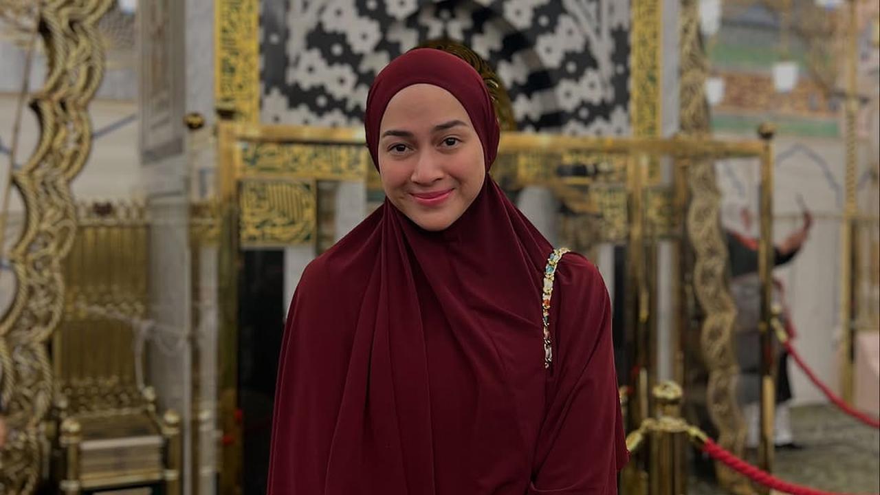 Nina Zatulini di Tanah Suci