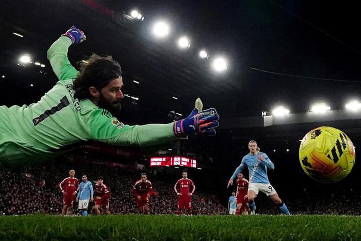 Alisson Becker Akui Musim Ini Liverpool Terjun Bebas: Bukan Cari Alasan, tetapi Kenyataan