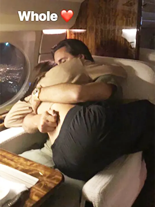 Bahkan Sofia Richie pun telah mengunggah foto yang memperlihatkan kemesraan keduanya. (instagram/sofiarichie)