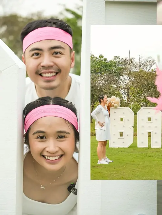 Bergaya sporty serba putih, Gritte dan Arif membuat acara gender reveal di lapangan rumput. [Foto: Instagram/gritteagathaa]