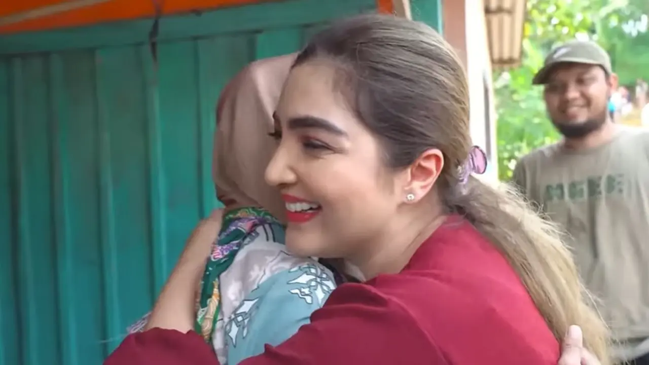Ashanty dan Anang sambangi rumah mantan asistennya (YouTube/The Hermansyah A6)