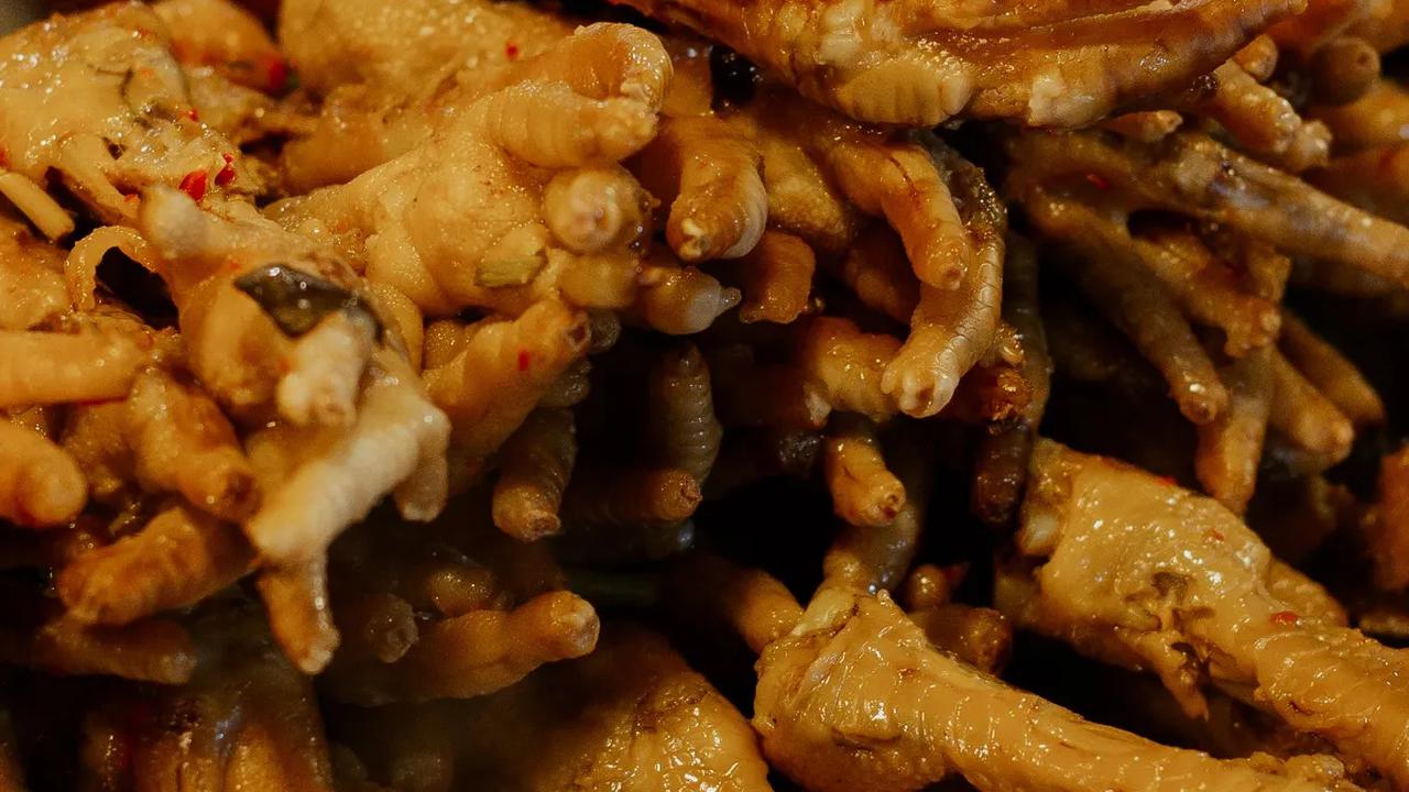 Meskipun sering dianggap limbah, di Indonesia, ceker ayam mudah ditemui di warung kecil atau angkringan.