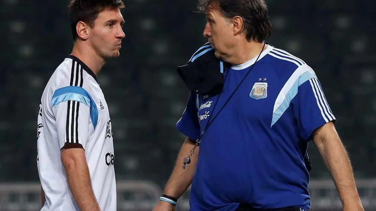 Martino Tempatkan Messi di Sayap Kanan