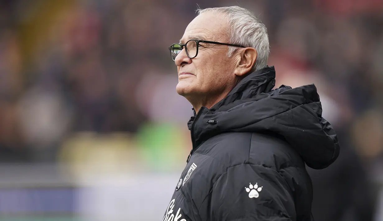 Di awal babak kedua, pelatih anyar Watford, Claudio Ranieri membuat perubahan dengan memasukkan Tom Cleverley menggantikan Adam Masina untuk mengejar defisit dua gol. (PA via AP/Tess Derry)