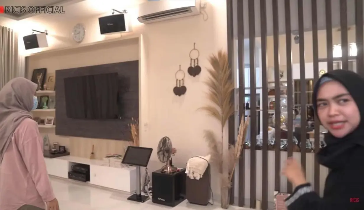 Rumah Ria Ricis direnovasi