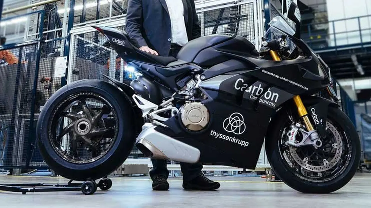 Velg karbon yang didesain khusus untuk Ducati Panigale