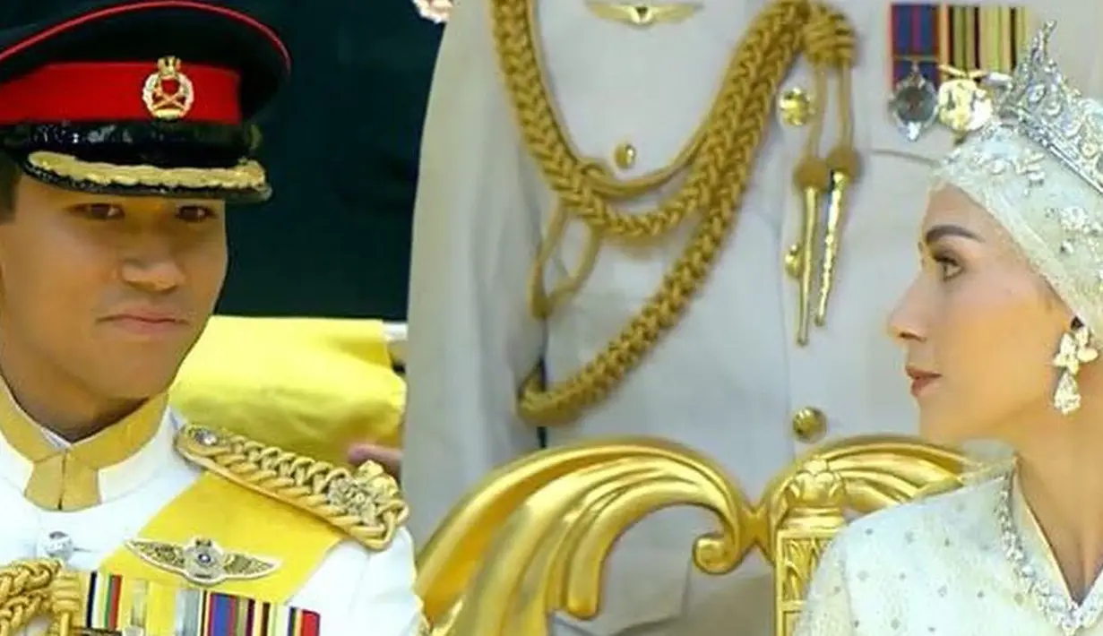 <p>Pangeran Abdul Mateen asal Brunei Darussalam resmi memperistri Anisha Rosnah dalam perhelatan pernikahan khas kerajaan yang akbar. Setelah menjalani perayaan selama 10 hari, akhirnya keduanya dipersatukan di acara resepsi. [Foto: Instagram/thebridestory]</p>