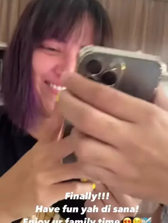 <p>Kembalinya Nia Ramadhani ke media sosial mendapat respon positif dari rekan artis dan juga para netizen. (Instagram/theresawienathan).</p>
<div id="gtx-trans" style="position: absolute; left: 57px; top: 46.6667px;"> </div>