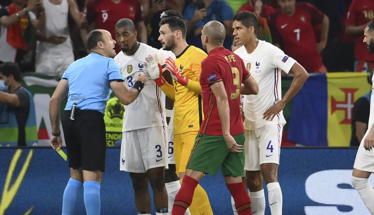 Prancis belum tampil maksimal. Berpredikat sebagai Juara Dunia 2018, Prancis terlena dengan status tersebut. Tiga laga di grup dijalani dengan kurang meyakinkan. Di laga melawan Portugal, Les Bleus sempat tertinggal sebelum berbalik unggul dan ujungnya berakhir imbang. (Foto: AP/Pool/Franck Fife)