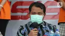 Ketua Komisi Perlindungan Anak (KPAI) Susanto memberikan keterangan pes saat  gelar kasus prostitusi dan eksploitasi anak tersangka artis Cyntiara Alona di Ditreskrimum Polda Metro Jaya, Jakarta, Jumat (19/03/2021). (Liputan6.com/Herman Zakharia)