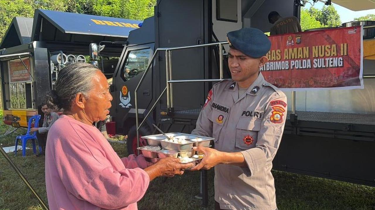 Brimob Polda Sulteng Operasikan Dapur Lapangan Sigi, Pastikan Kebutuhan Korban Gempa Terpenuhi