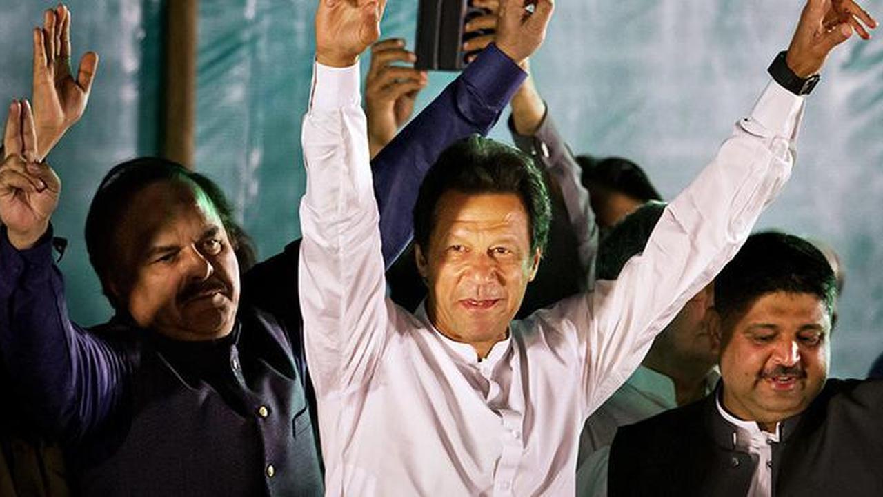 Imran Khan, Perdana Menteri Pakistan yang dulunya merupakan mantan atlet kriket dan selebritas nasional (AP)