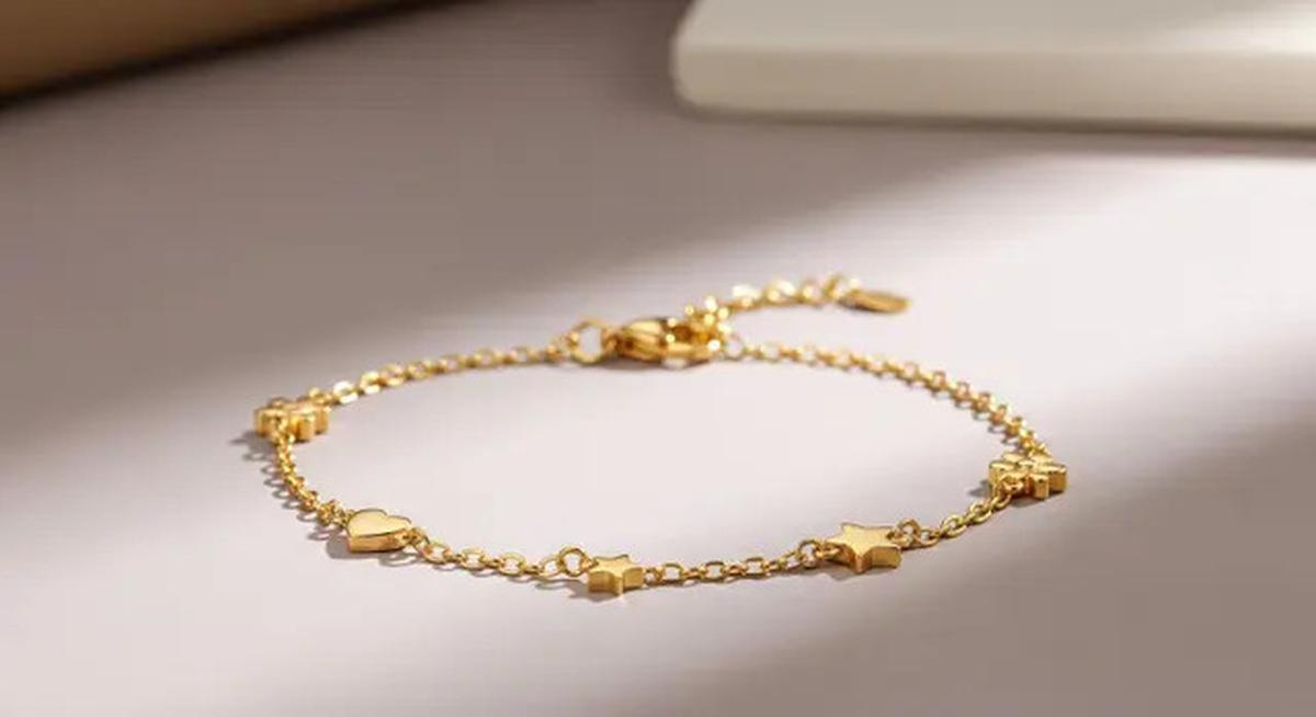 8 Inspirasi Gelang Emas Halus untuk Anak Muda, Tampil Manis Tanpa Terlihat Berlebihan