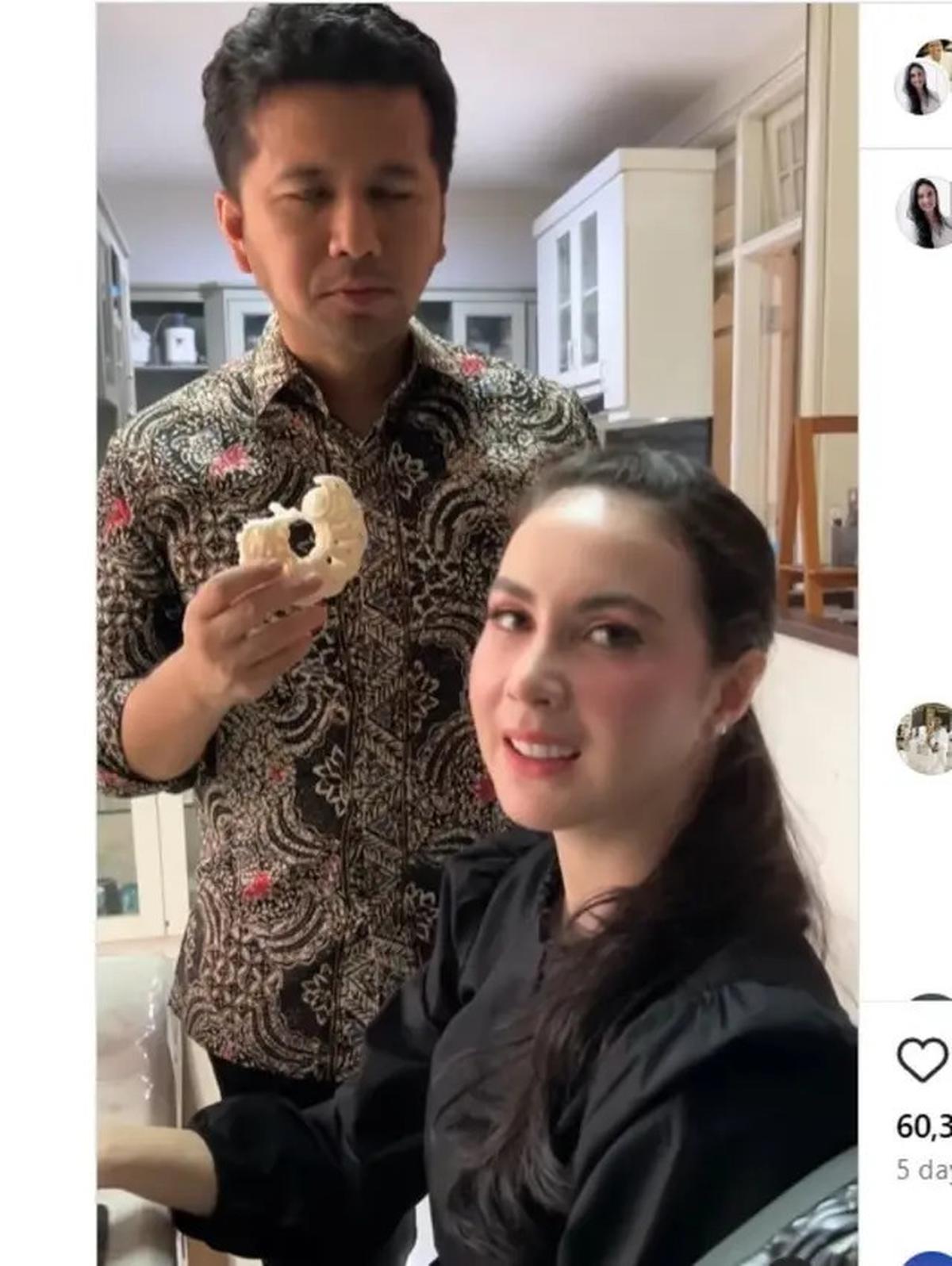 Bukan Buket Bunga, Arumi Bachsin Kegirangan Diberi Kerupuk 1 Plastik oleh Emil Dardak