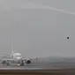 Pesawat Lion Air Boeing 737 800 NG tiba di Terminal 1 Bandara Soekarno Hatta, Tangerang, Rabu (19/8/2015). Lion Air kedatangan pesawat ke 150 Boeing 737, Lion Air Group kini telah mengoperasikan 244 unit pesawat berbagai tipe. (Liputan6.com/Johan Tallo)