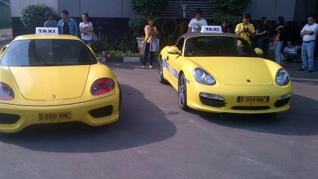 Didatangi Dishub, taksi Ferrari & Porsche ganti pelat