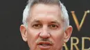 6. Gary Lineker - Banyak kejutan yang terjadi usai Leicester City menjadi juara Liga Inggris musim 2015/2016. Satu diantaranya sang legenda, Gary Lineker tampil setengah telanjang saat membawakan acara Match of The Day. (AFP/Anthony Harvey)