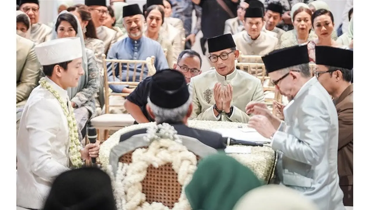 6 Potret Akad Nikah Pembalap Rio Haryanto dan Athina, Sandiaga Uno Jadi Saksi