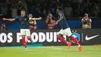 Pemain Prancis Aurélien Tchouaméni (kanan) dan Kylian Mbappé (10) melakukan selebrasi usai Tchouaméni mencetak gol ke gawang Irlandia pada pertandingan sepak bola Grup B Kualifikasi  Euro 2024 di Stadion Parc des Princes, Paris, Prancis, Kamis (7/9/2023). (AP Photo/Michel Euler)