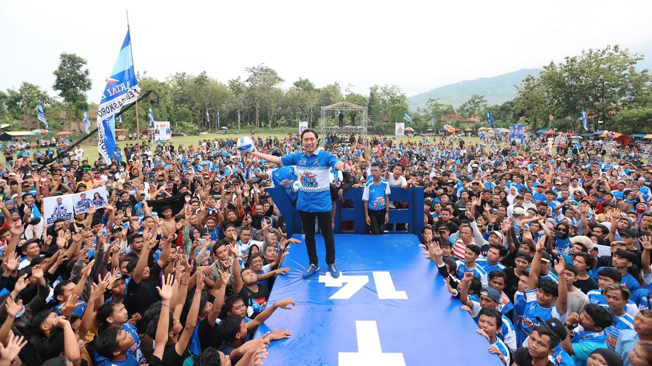 Calon Legistlatif (caleg) Dapil Jawa Timur VII nomor urut 1 dari Partai Demokrat, Edhie Baskoro Yudhoyono atau Ibas berkampanye di Kecamatan Sawo, Ponorogo, Jawa Timur (Istimewa)
