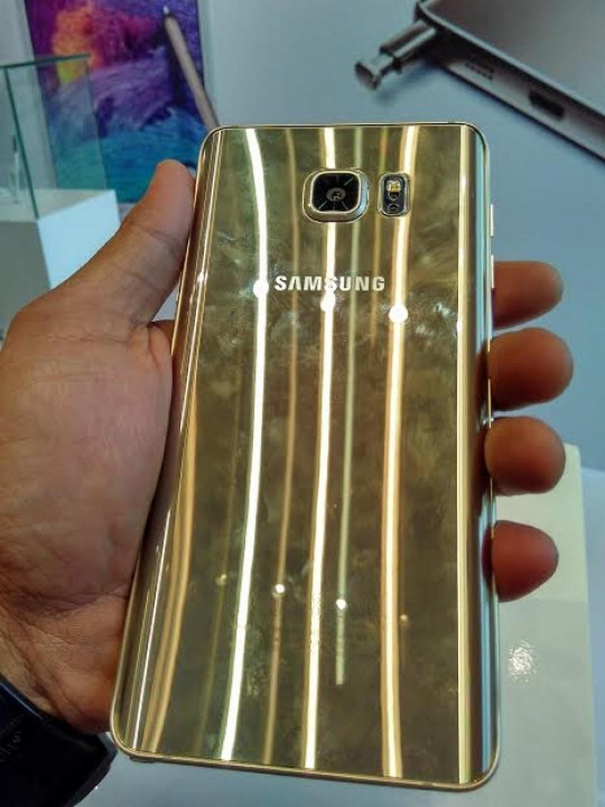 Mengintip 'wajah' cantik Samsung Galaxy Note 5 versi emas