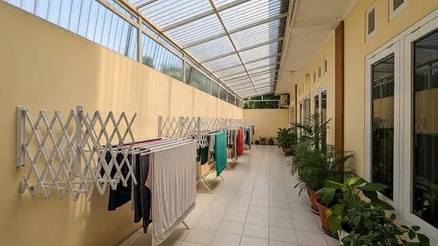 Ide Tempat Jemur Cepat Kering Meski Minim Sinar Matahari/Foto: AI Generated