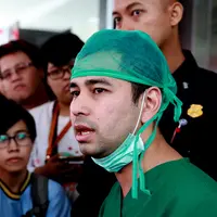 Atas permintaan sang istri, Raffi Ahmad belum bisa berbagi wajah anaknya. Bahkan untuk sekedar berbagi lewat media sosial. (Wimbarsana/Bintang.com)