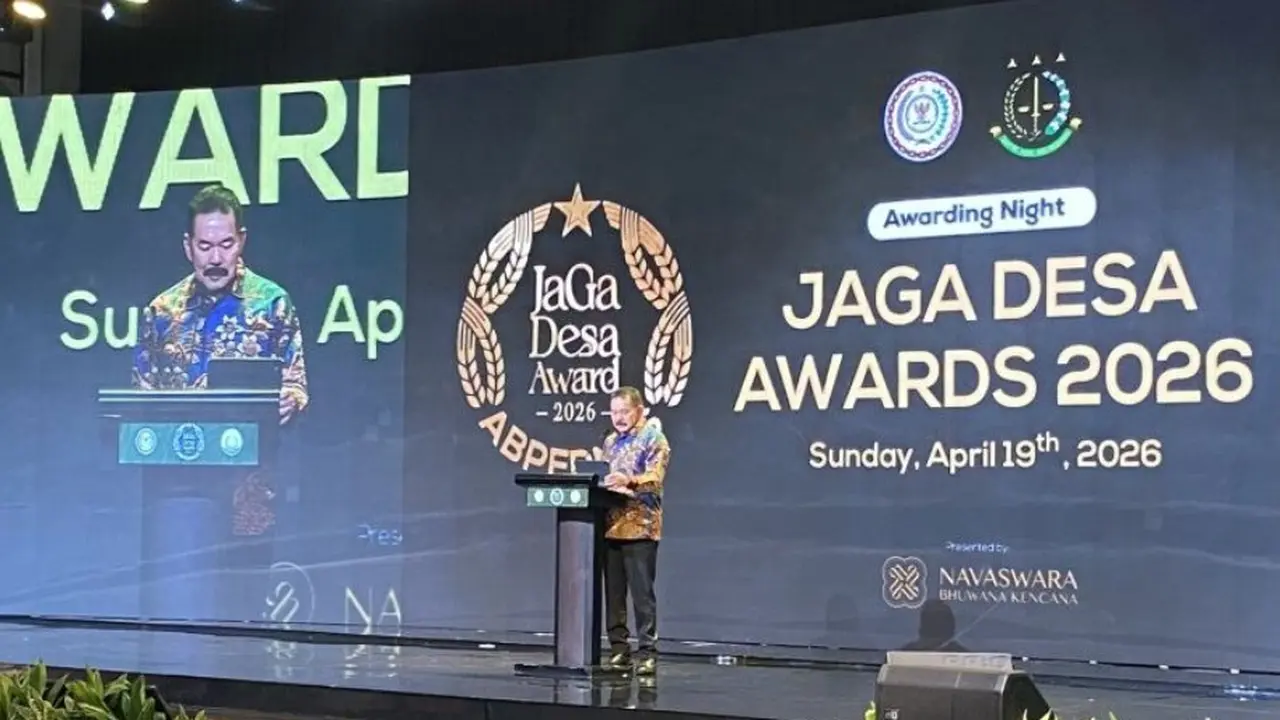 Jaksa Agung ST Burhanuddin menyampaikan sambutan dalam acara Jaga Desa Award 2026 di Jakarta, Minggu malam (19/4/2026).