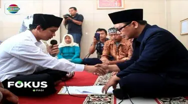 Seorang tahanan kasus narkoba di Cirebon, Jawa Barat, terpaksa menikahi gadis pujaannya di masjid Polres Cirebon. Suasana haru mewarnai jalannya proses akad nikah keduanya.