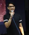 Afgan melakukan persiapan vokal menjelang konser tunggalnya yang tinggal hitungan jam di Malaysia yang bertajuk ‘Suara Hati’. (Wimbarsana/Bintnag.com)
