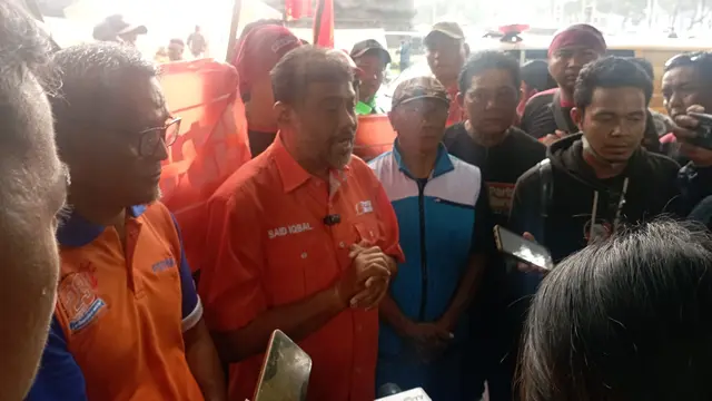 Partai Buruh dan Konfederasi Serikat Pekerja Indonesia (KSPI) kembali melakukan aksi di kawasan Patung Kuda, Jakarta Pusat pada hari ini, Kamis (29/2/2024).