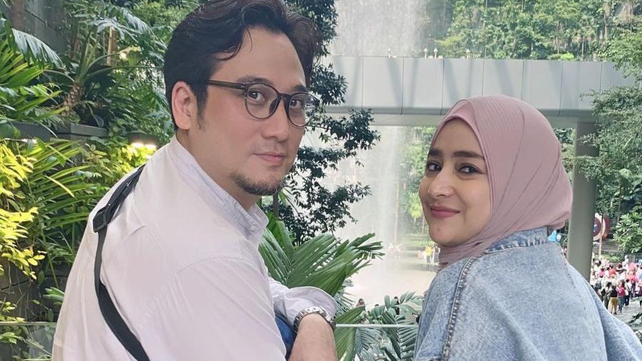 Potret Liburan Bersama Suami dan Dua Putra Cindy Fatikasari, Kini Lebih Menawan Setelah Anak Perempuannya Menikah