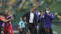 Pelatih RB Leipzig Julian Nagelsmann merayakan gol kedua timnya ke gawang Atletico Madrid pada perempat final Liga Champions di Stadion  Jose Alvalade, Lisbon, Portugal, Jumat (14/8/2020) dini hari WIB. RB Leipzig menang 2-1.(Miguel A. Lopes / Pool Photo