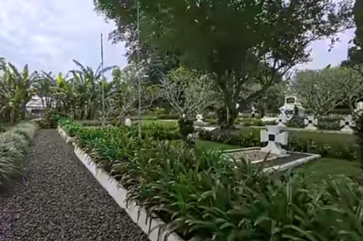 Bersih & Sejuk, Potret Makam Orang-orang Jerman Waktu Perang Dunia ke-2 di Pelosok Desa