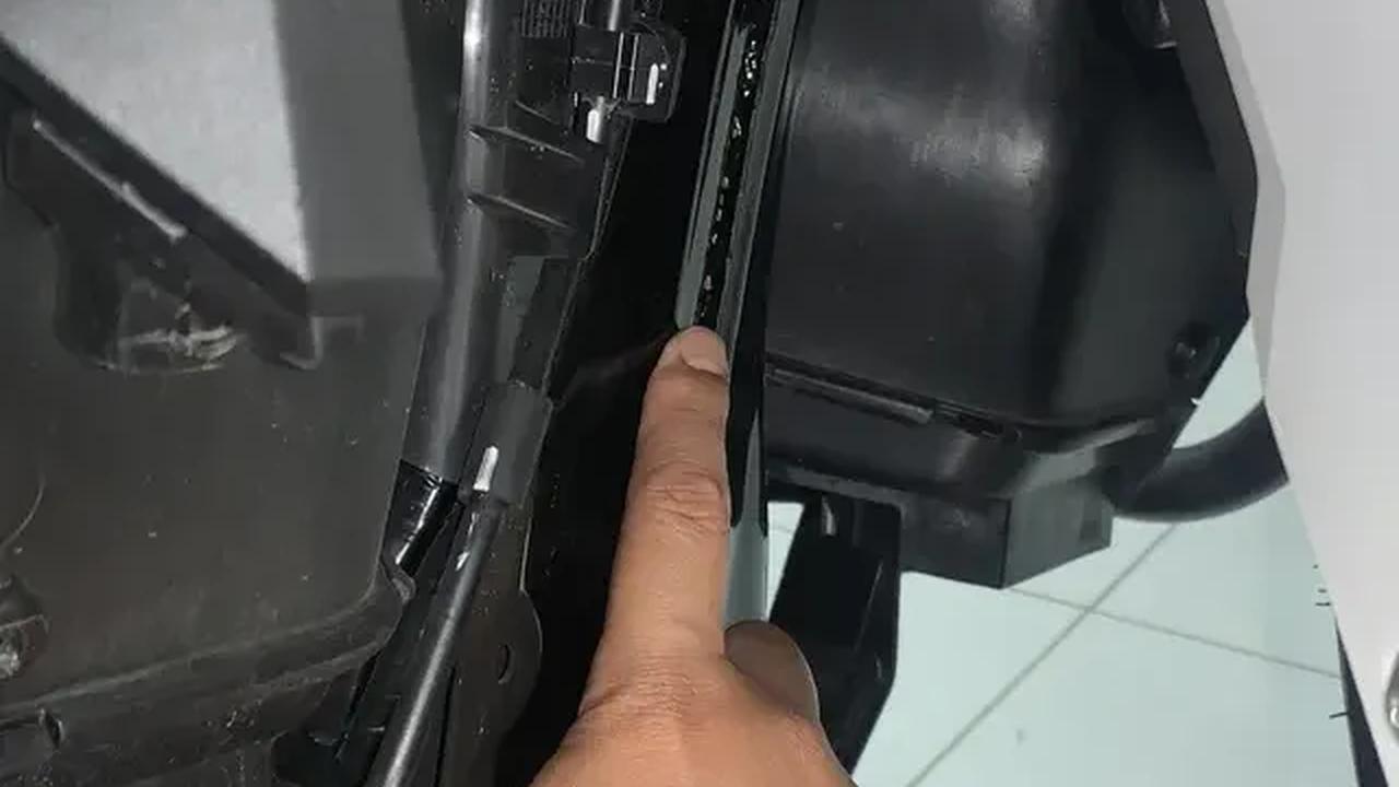 "Kami belum memiliki rencana recall, tentu kami akan berusaha proaktif cepat dan sigap menangkap setiap keluhan yang disampaikan konsumen," sambung Ahmad.