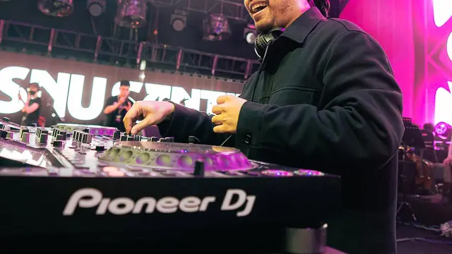 DJ Whisnu Santika