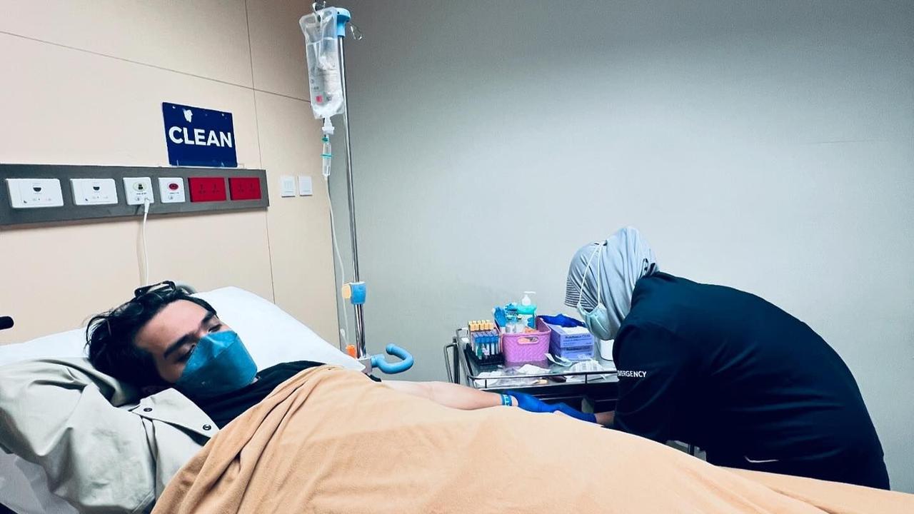 Ricky Harun saat Dirawat di Rumah Sakit