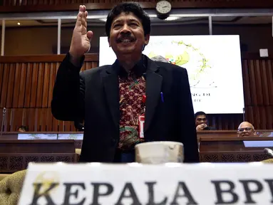 Kepala Badan Pembinaan Ideologi Pancasila (BPIP) Yudian Wahyudi bersiap mengikuti Rapat dengar Pendapat dengan Komisi II DPR di Kompleks Parlemen, Senayan, Jakarta, Selasa (18/2/2020). Agenda rapat salah satunya membahas rencana pemulangan anak-anak ISIS eks WNI. (Liputan6.com/Johan Tallo)