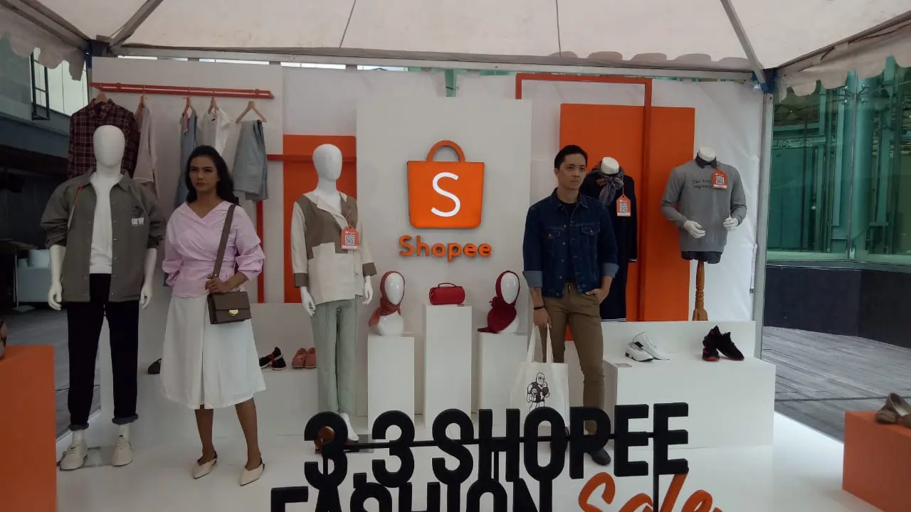 Beberapa jenis fashion yang banyak dibeli di Shopee.