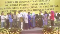 Mufidah Kalla Bagi-Bagi Sepeda Bagi Siswa