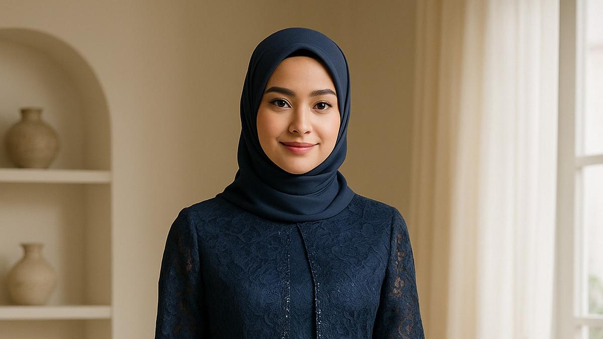 11 Rekomendasi Gamis Brokat Belah Tengah yang Kini Tren di 2025, Potongannya Bikin Langsing dan Menawan