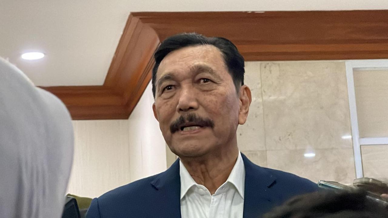 VIDEO: Luhut Panas Jokowi Dituding Sodorkan Kaesang di Pilgub Jakarta "Sakit Jiwa Itu yang Ngomong!"